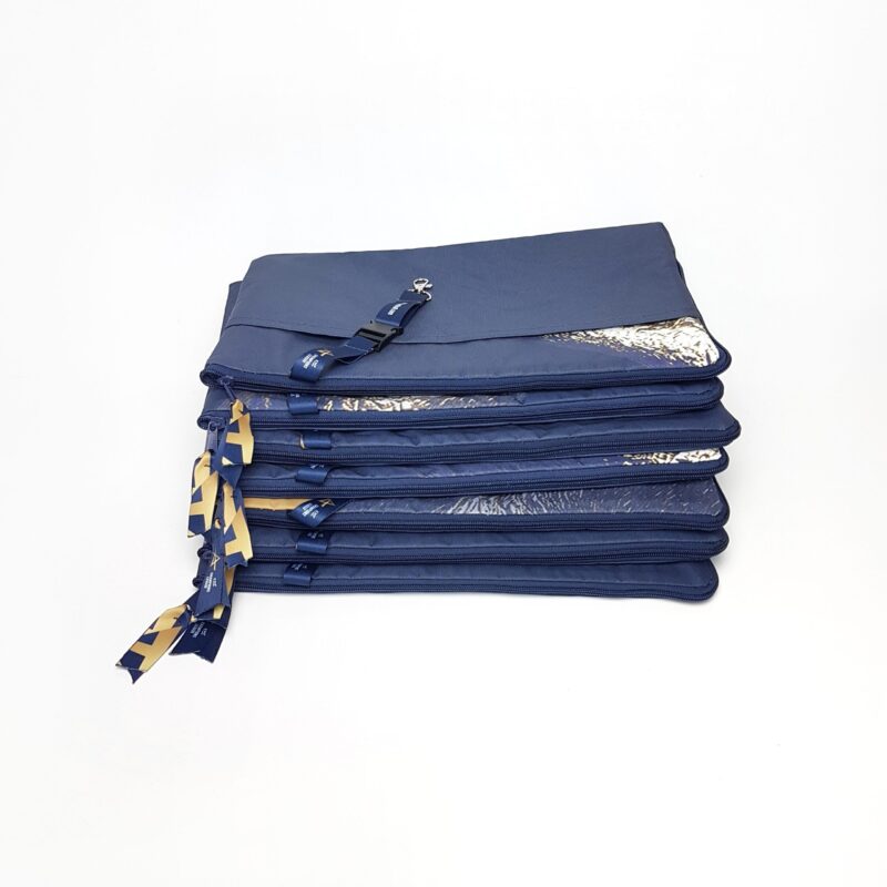 laptopsleeve 20221125 123116 01 scaled